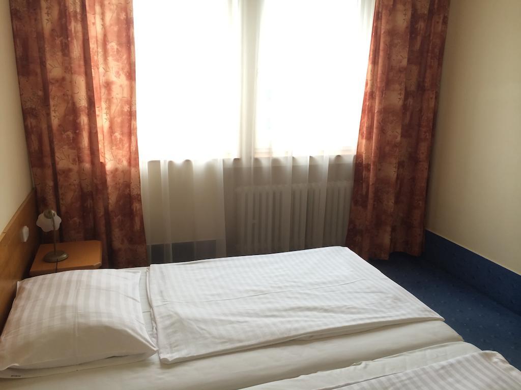 Albion Hotel Prague Room photo